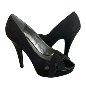 Guess Black Patent Leather Suede Peep Toe Heels Size 8 👠